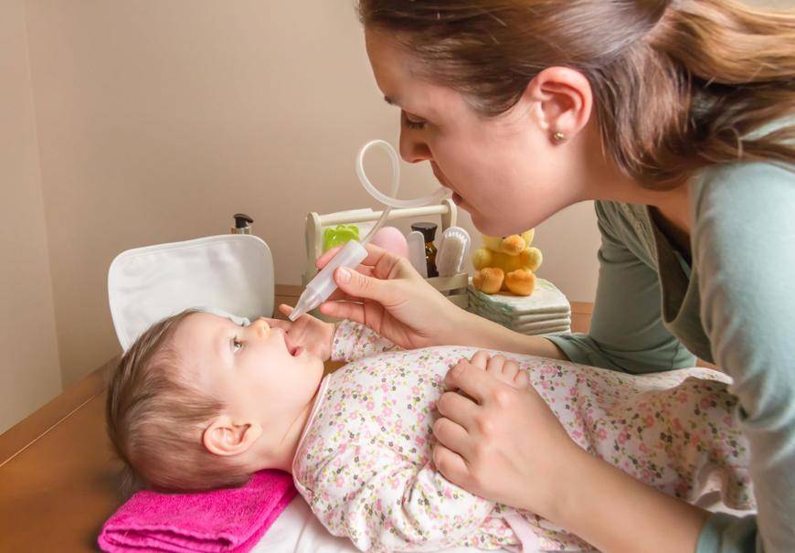 Насморк у ребенка в 1 год - чем лечить и как вылечить?