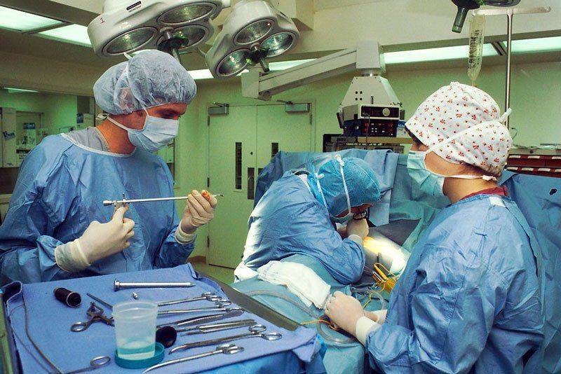 Хирурги на операции