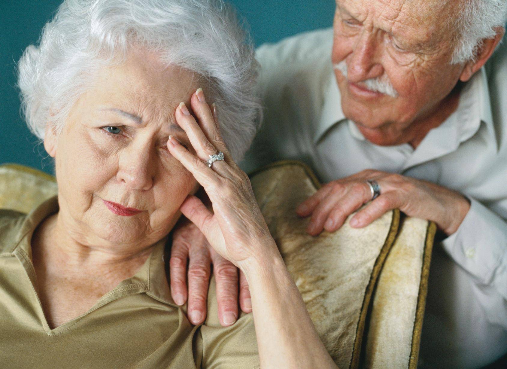 Деменция у пожилых. причины, симптомы, стадии, виды, лечение и профилактика слабоумия