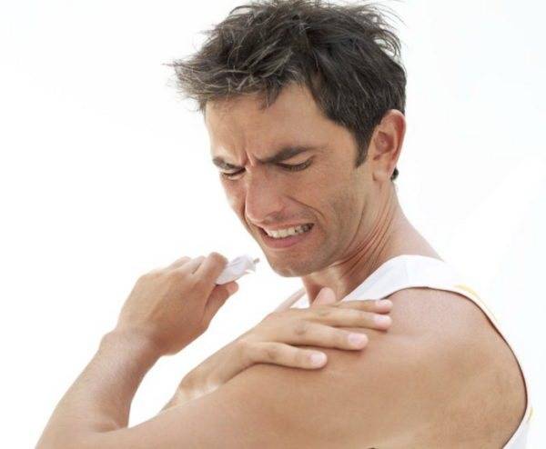 Как и чем лечится воспаление плечевого сустава?
