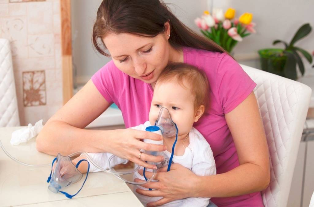 Ингаляции при пневмонии в домашних условияхнебулайзером, паровые, взрослым и детям