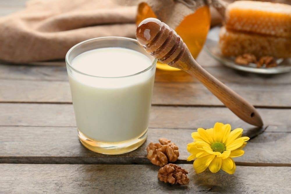 Молоко от кашля с медом - рецепты