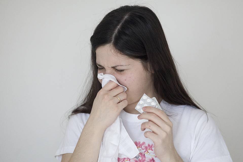 Сухой кашель и першение в горле длительное время: что делать