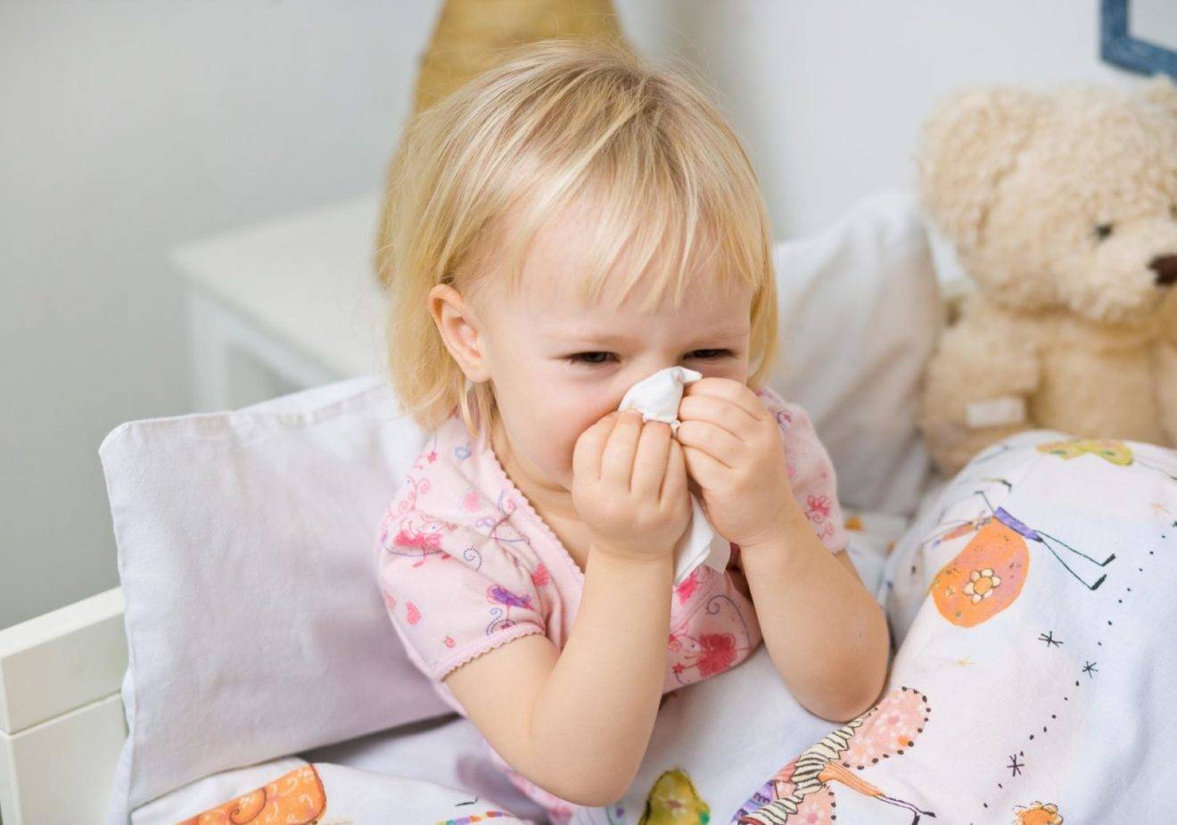 Сопли и кашель у грудничка без температуры – насморк у ребенка