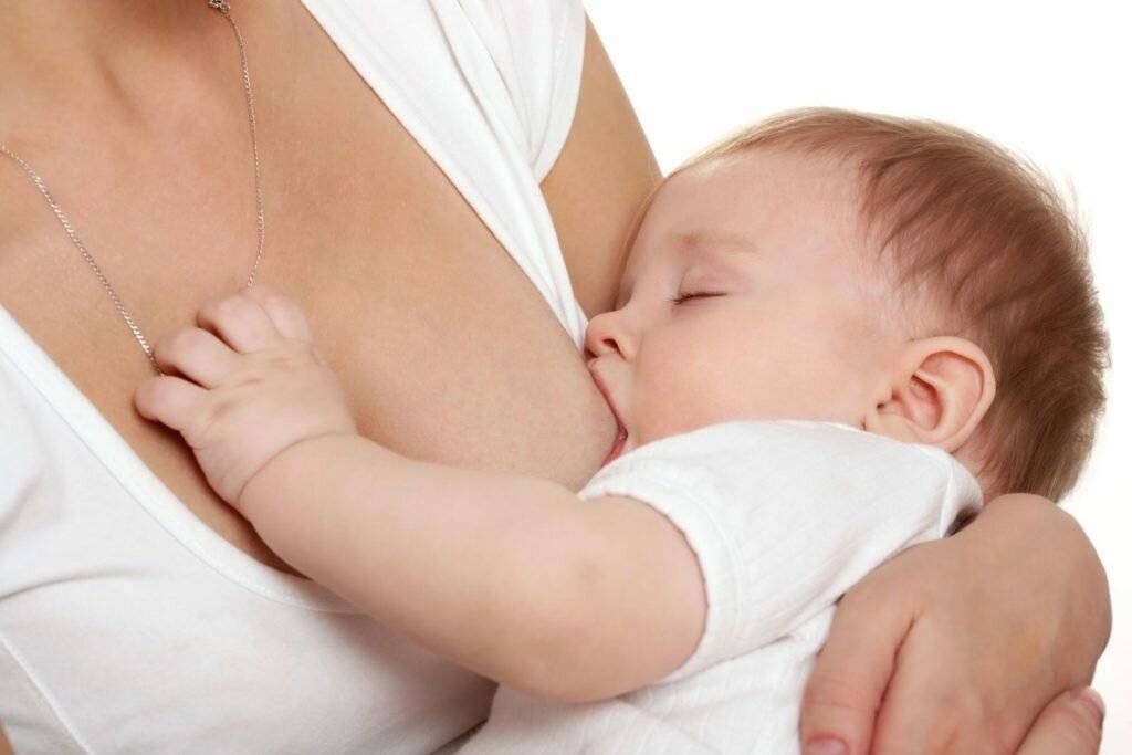 Насморк у кормящей мамы: лечение