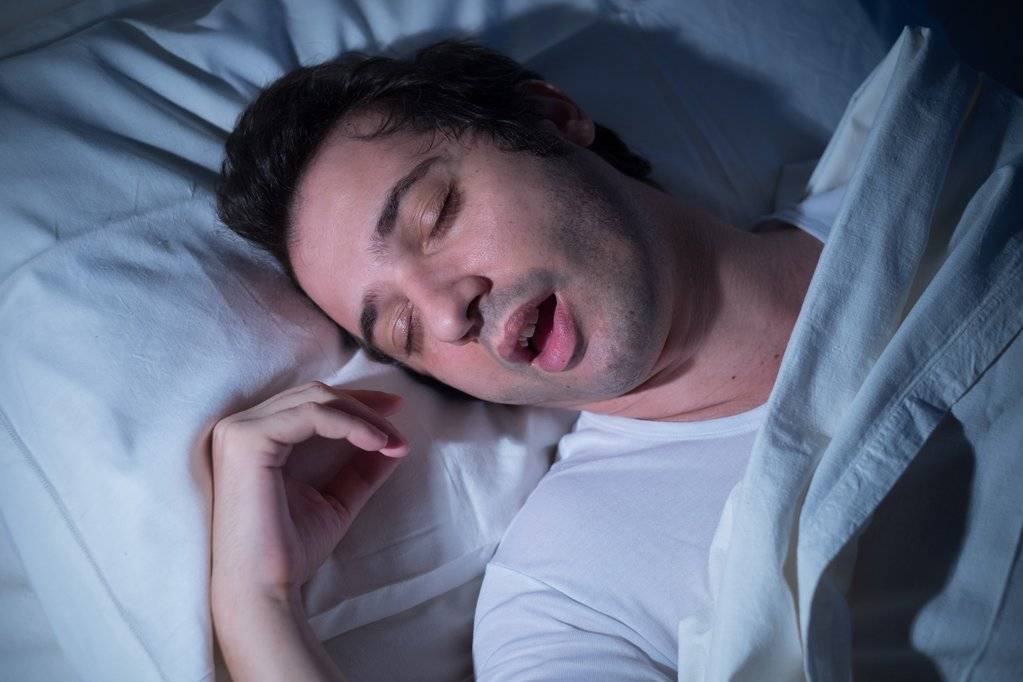 Причины храпа у мужчины в 30 лет во сне лечение