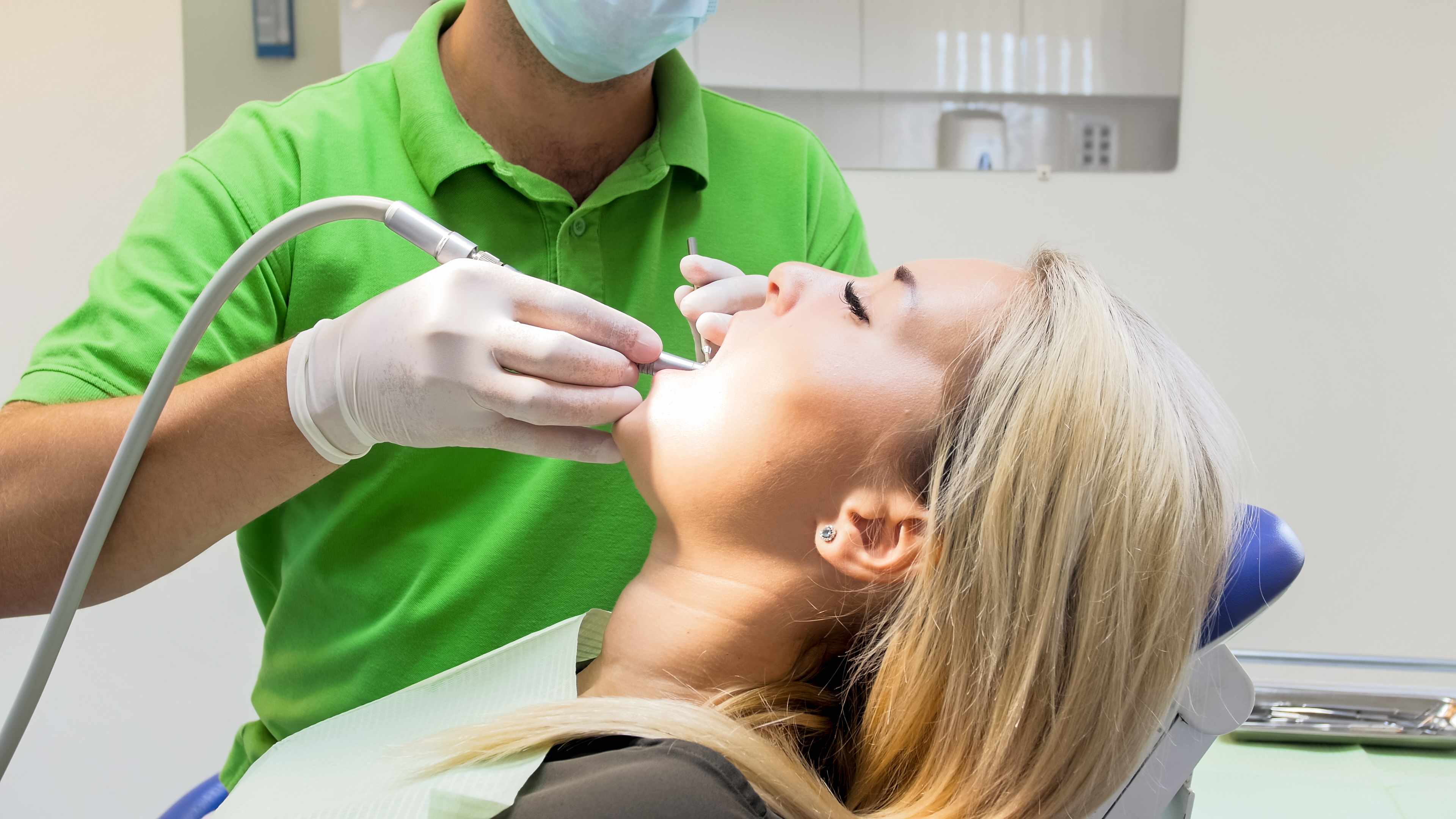 Поверхностный кариес – лечение и профилактика в стоматологии