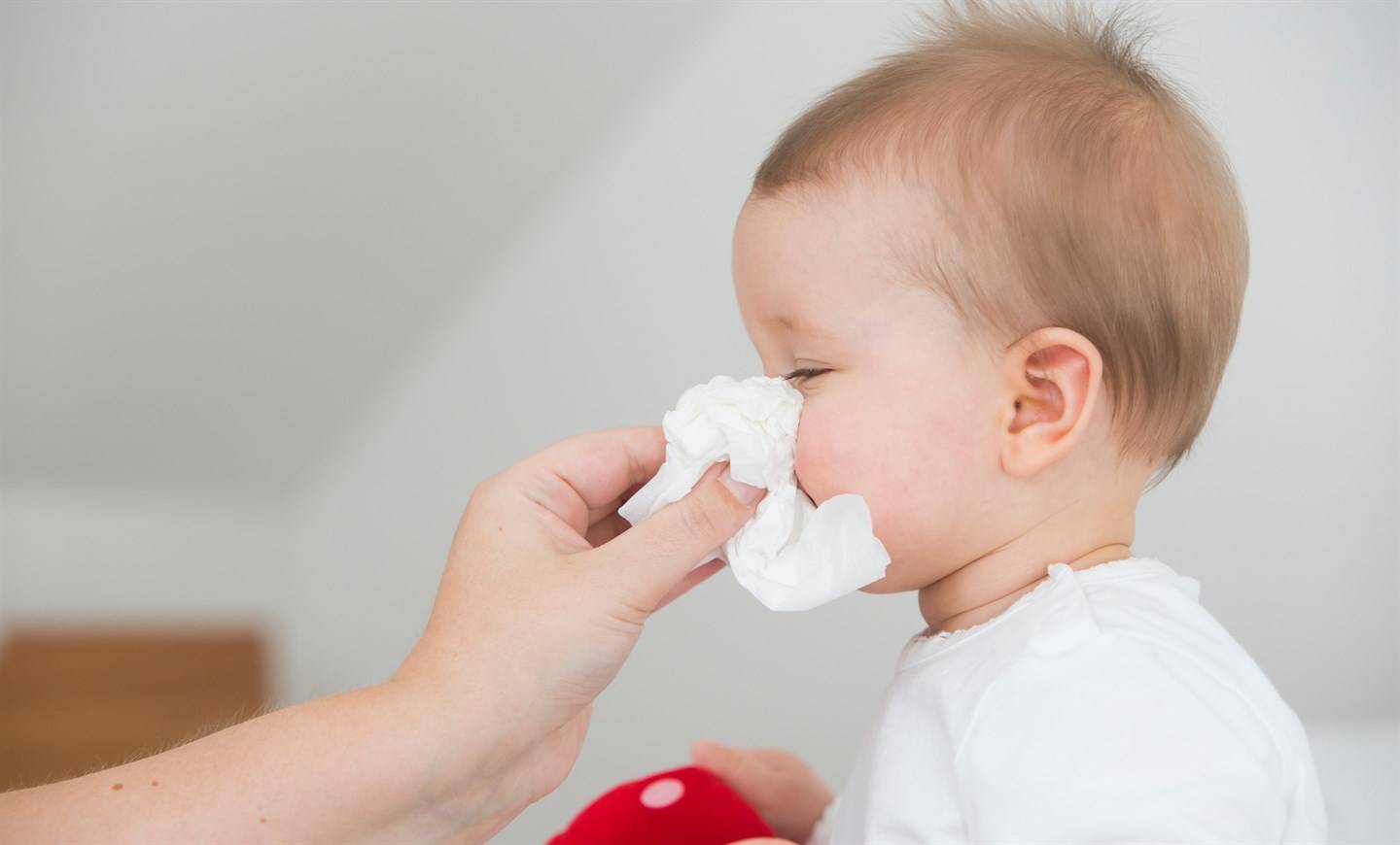 Затяжной насморк у ребенка: как и чем лечить, если долго не проходит?