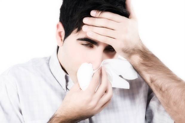Чешутся глаза и насморк, чихаю - чем и как лечить аллергию, причины если слезятся, чихание, заложен нос, зуд