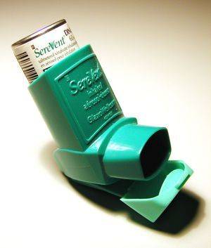 Ингаляторы при бронхиальной астме: для лечения, гормональные (названия)