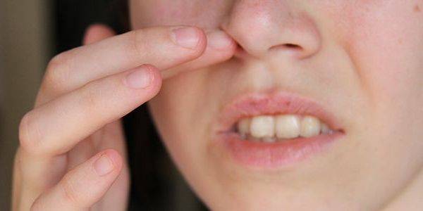 Корки в носу: причины образования корочек, лечение, предотвращение