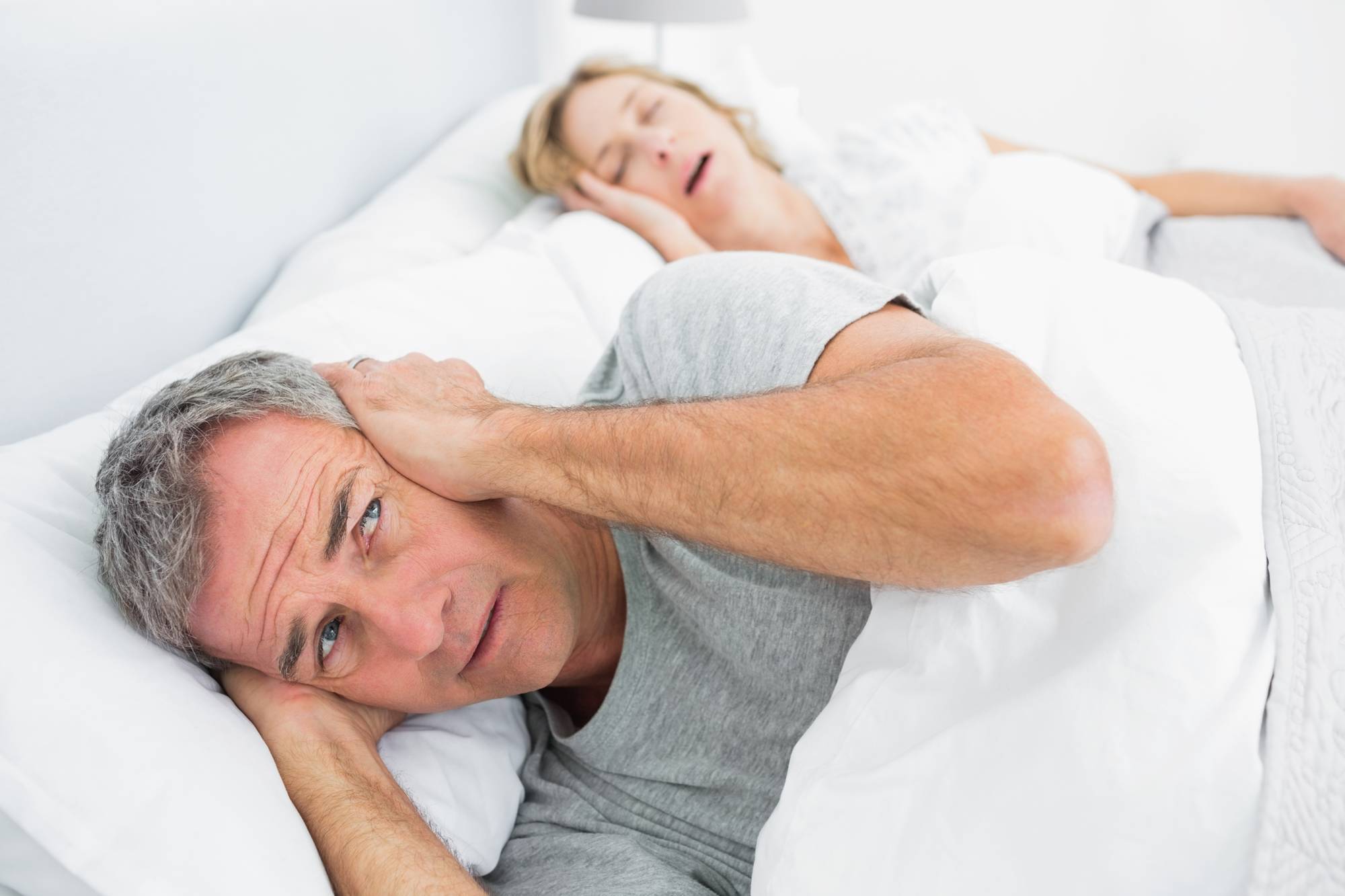 Как избавиться от храпа во сне мужчине, причины и лечение мужского храпа