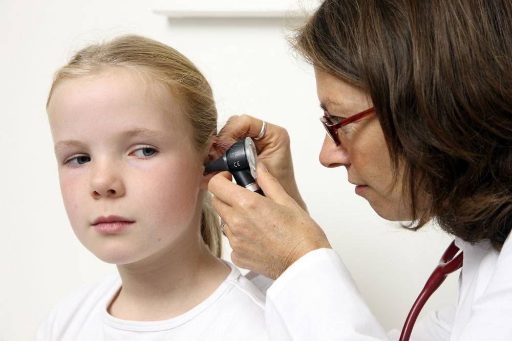 Отит среднего уха: симптомы и лечение в домашних условиях народными средствами у взрослых и детей