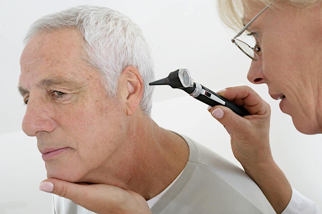 Тугоухость - лечение, как лечить, как вылечить 4 степени народными средствами, улучшение слуха в домашних условиях у пожилых людей