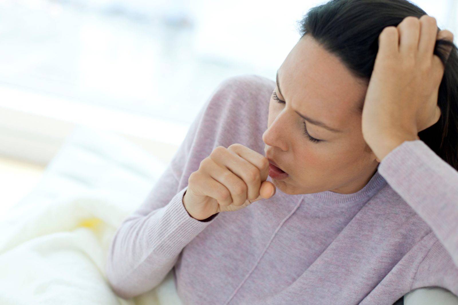 Приступообразный сухой кашель: как остановить? у взрослых и детей