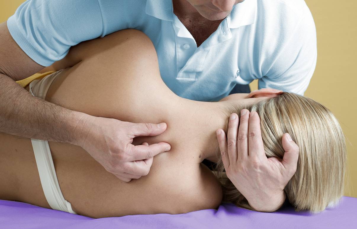 Что такое остеопатия: что она лечит, отзывы и сколько стоит курс лечения?