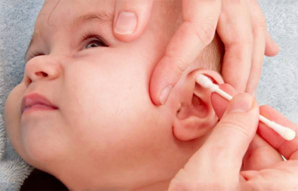 Признаки отита у ребенка до 1 года: симптомы и методы лечения