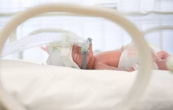 Внутриутробная пневмония у новорожденных: причины, лечение | pnevmonya.ru