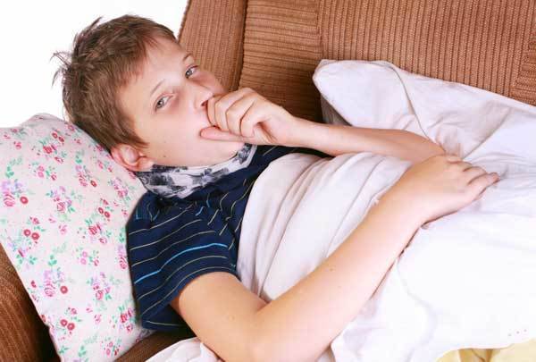 Как успокоить влажный ночной кашель у ребенка