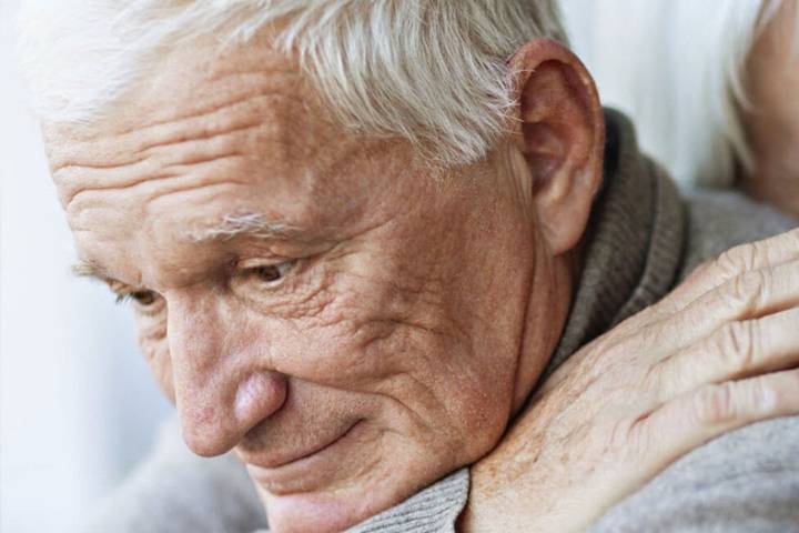 Деменция пожилого возраста: симптомы, прогнозы, способы лечения