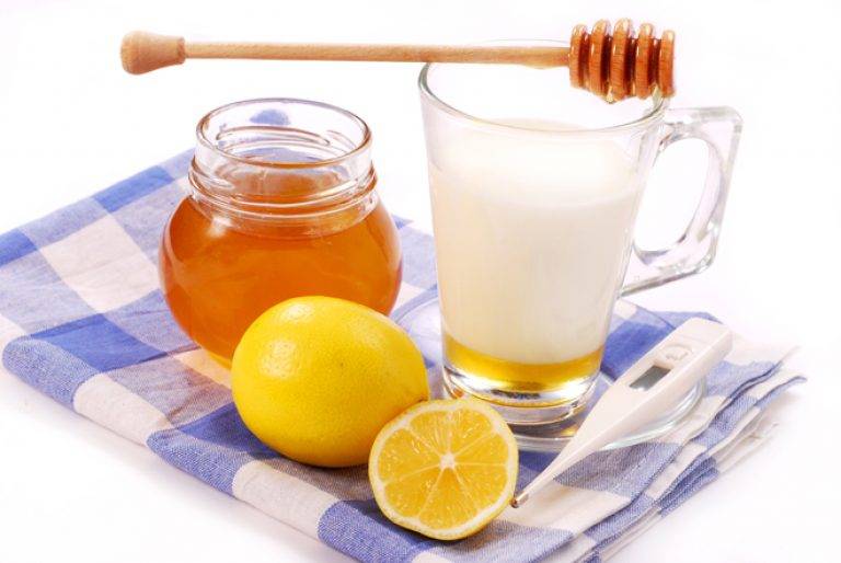Молоко с медом – эффективное средство от кашля