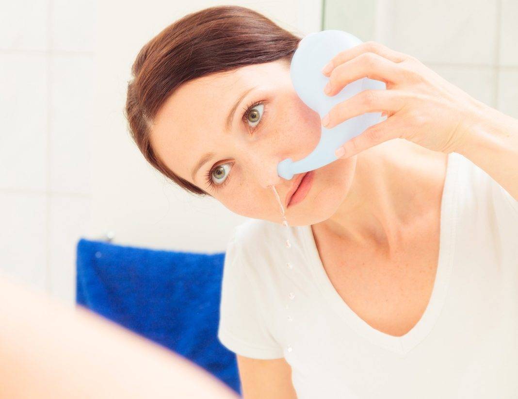 Как и чем промывать нос при насморке в домашних условиях