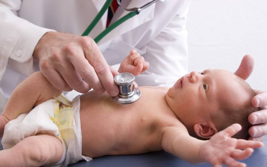 Пневмония у новорождённых — сколько лечится и какие причины?
