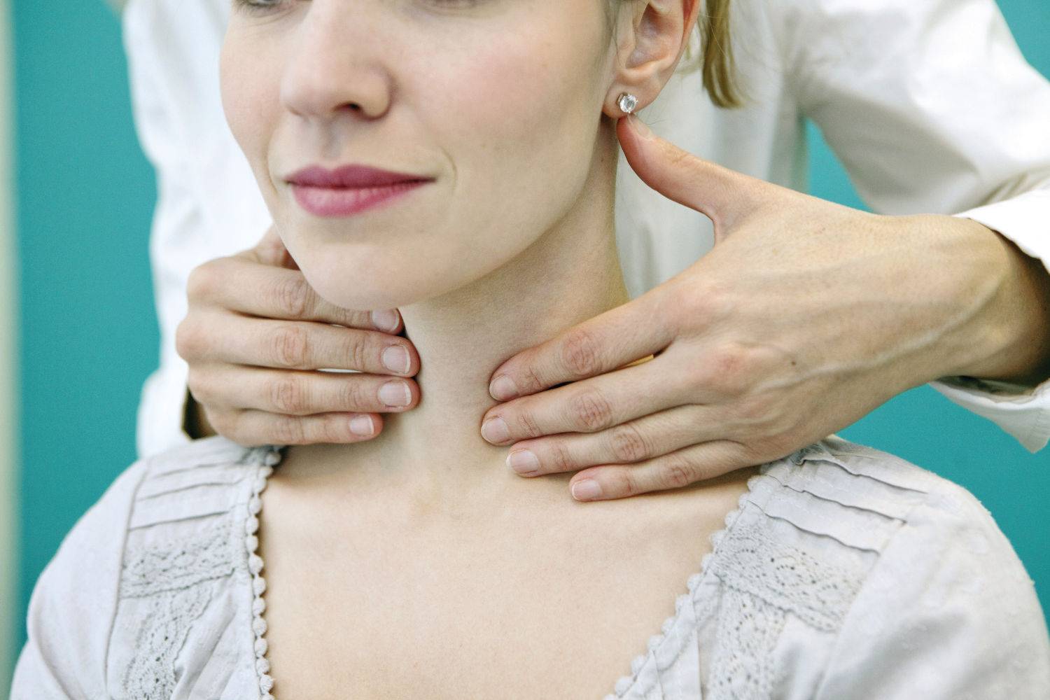 Симптомы заболевания щитовидной железы у женщин после 55 лет лечение