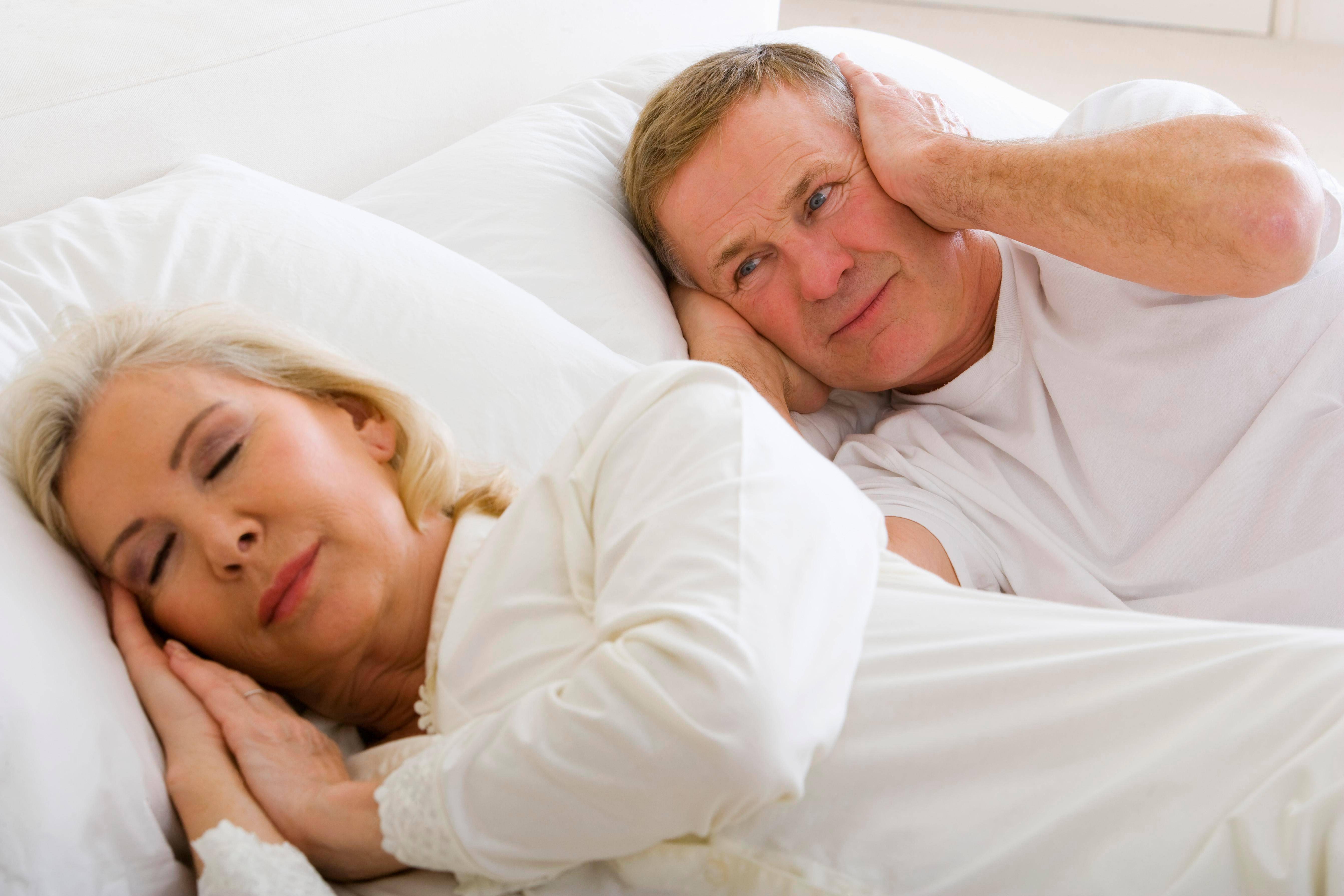 Храп во сне у мужчин: причины, лечение