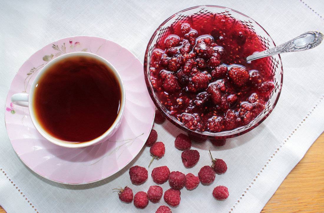 Малиновый чай и малиновое варенье при простуде и других заболеваниях