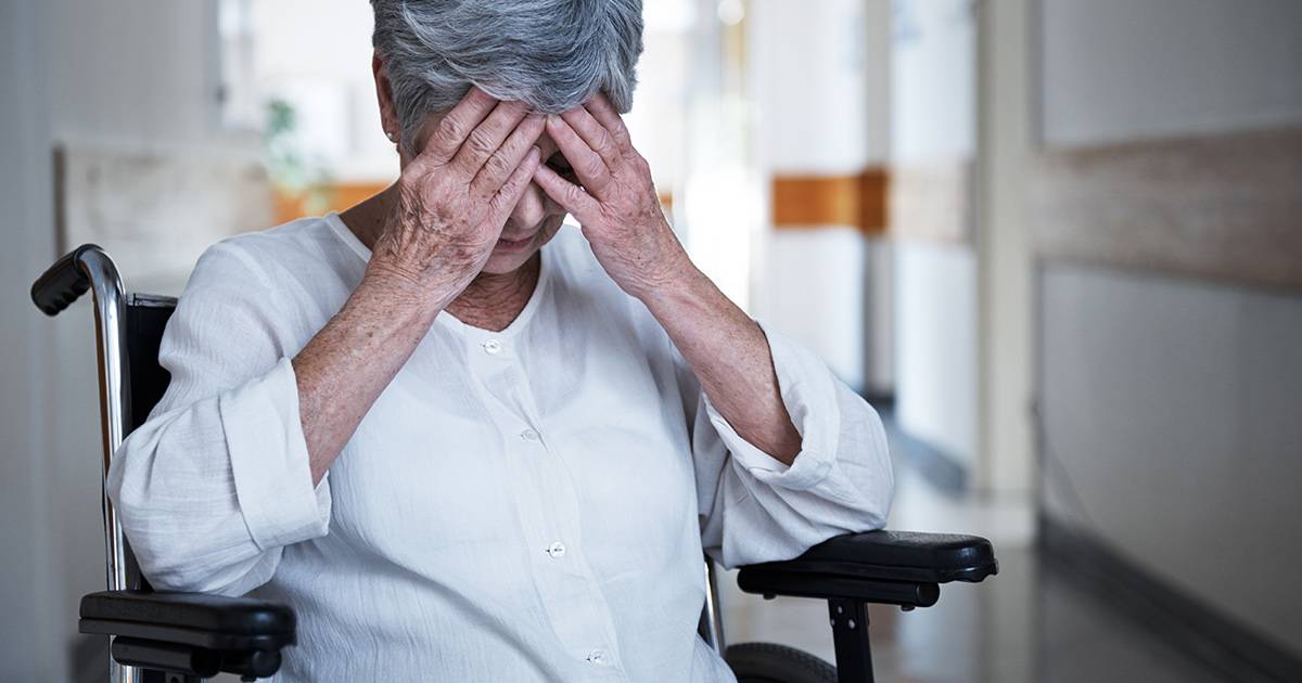 Деменция у пожилых: признаки слабоумия у человека